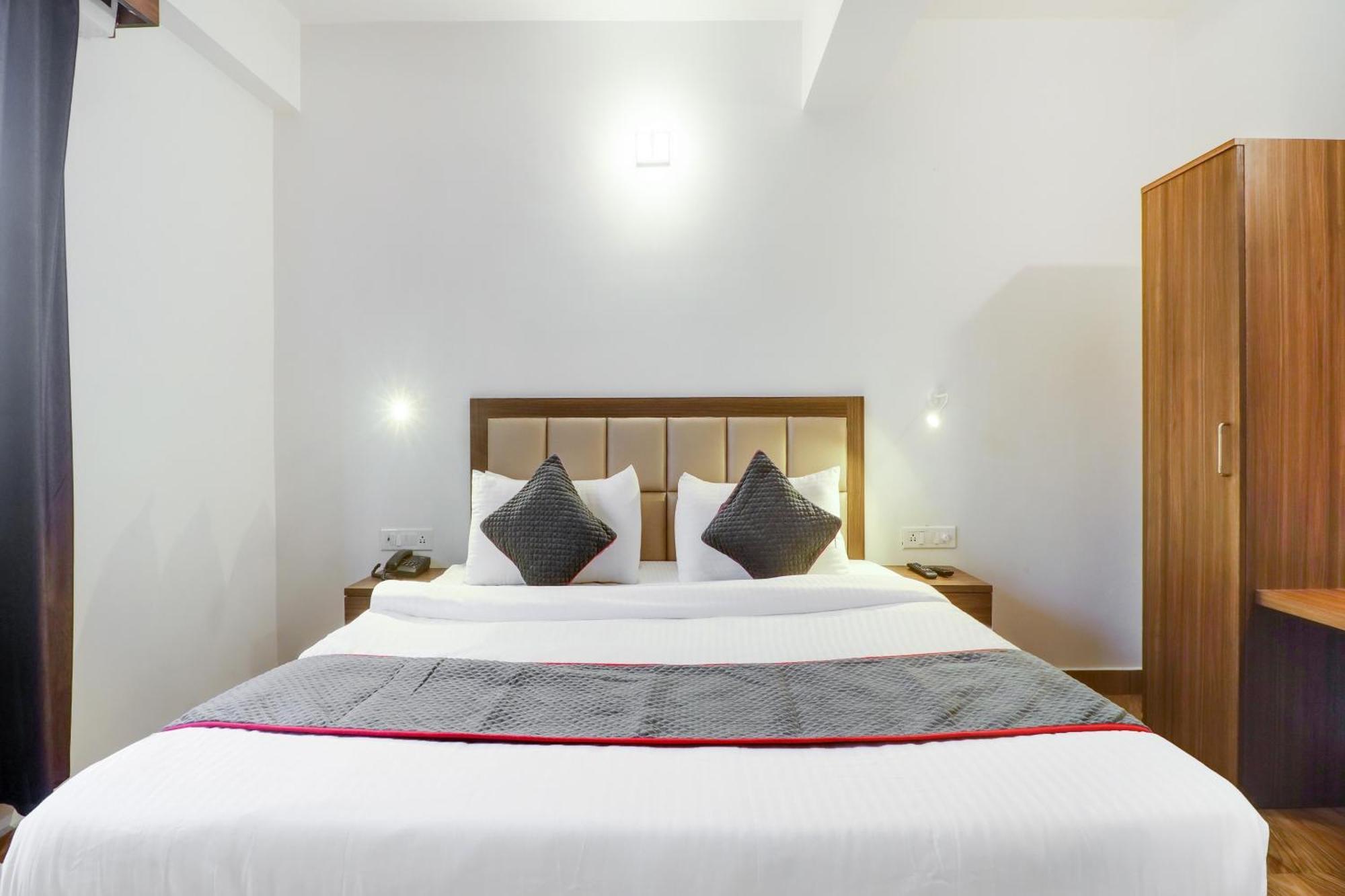 Townhouse Townhouse Clark Inn Patna  Dış mekan fotoğraf